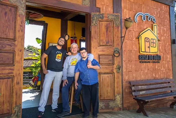 /imagens/noticia/casa-do-joao-proprietario-com-os-filhos-felipe-e-joaozinho050820.jpg